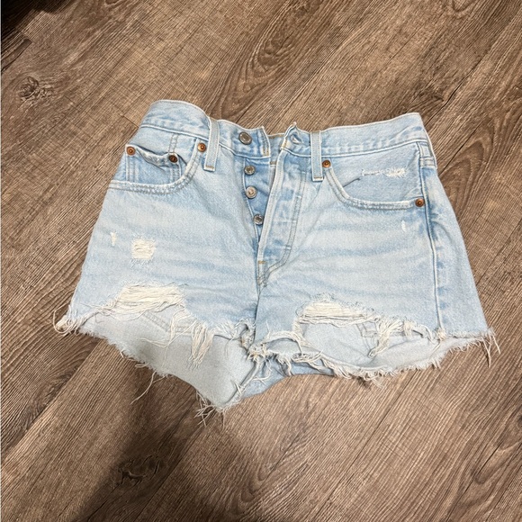 Levi's Light Blue Frayed Jean Shorts - Picture 1 of 2